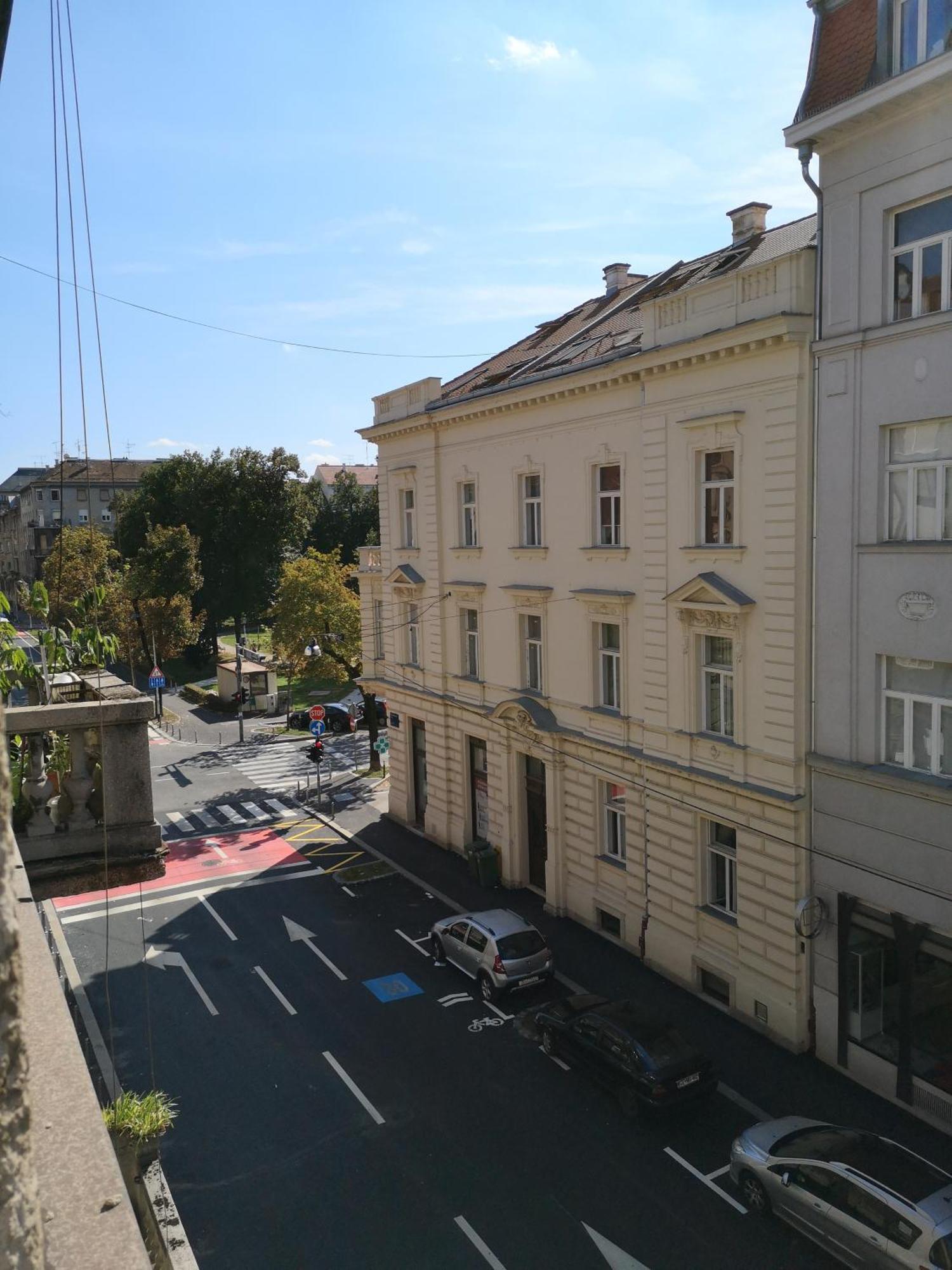 Agape Apartments Zagreb Bilik gambar